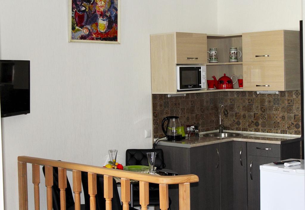 Guest House On Gia Abesadze Street ティビリシ エクステリア 写真