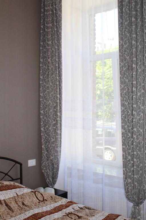 Guest House On Gia Abesadze Street ティビリシ エクステリア 写真